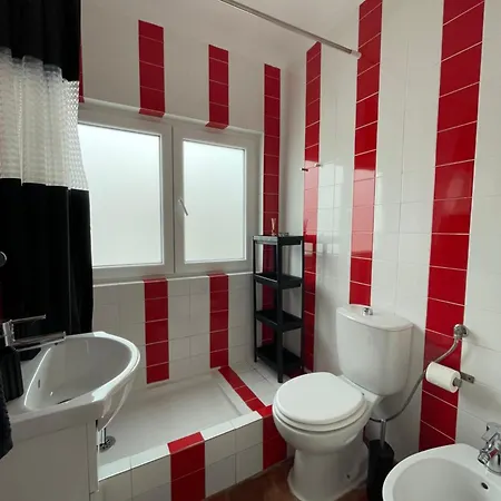 Sardine Sanctuary - The Cozy Ferrel (Leiria)